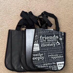 Lululemon (5) Black shoppers